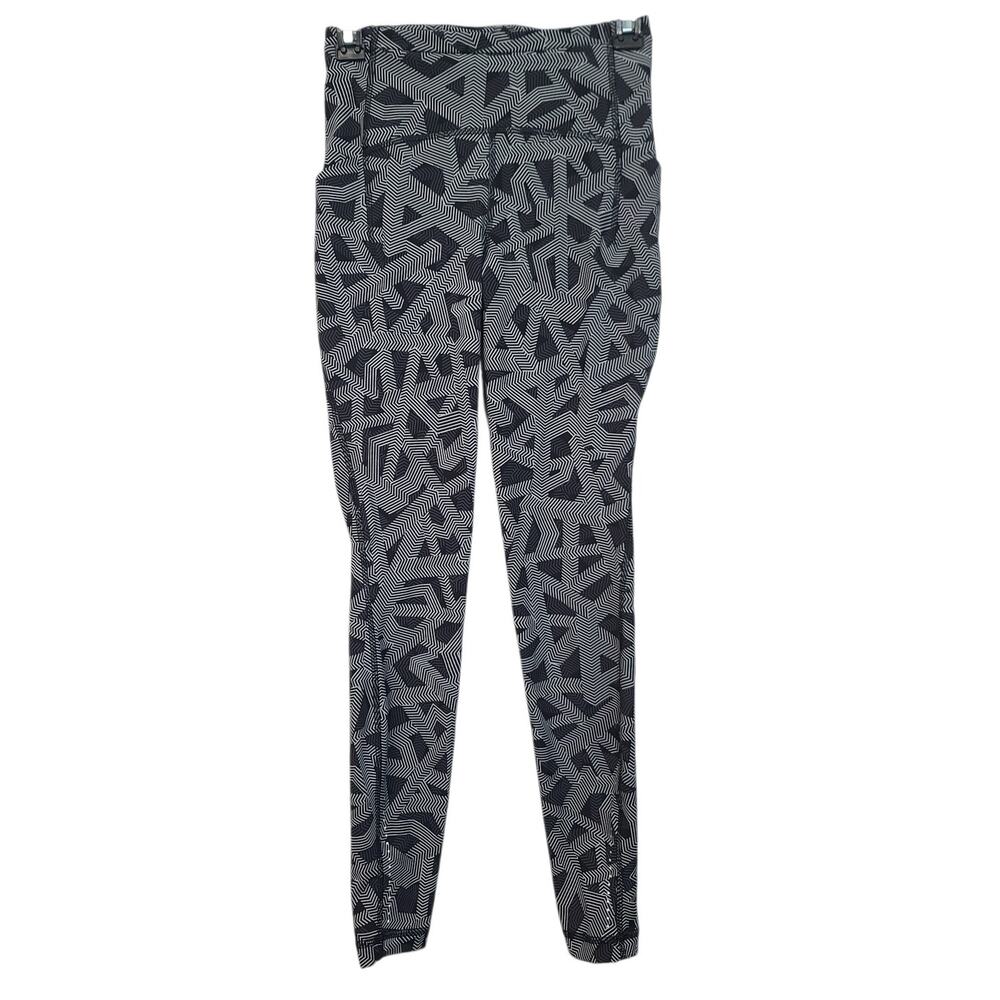 Lululemon Swift Speed Tight 28" Textured Labyrinth Black Size 4 EUC Luxtreme